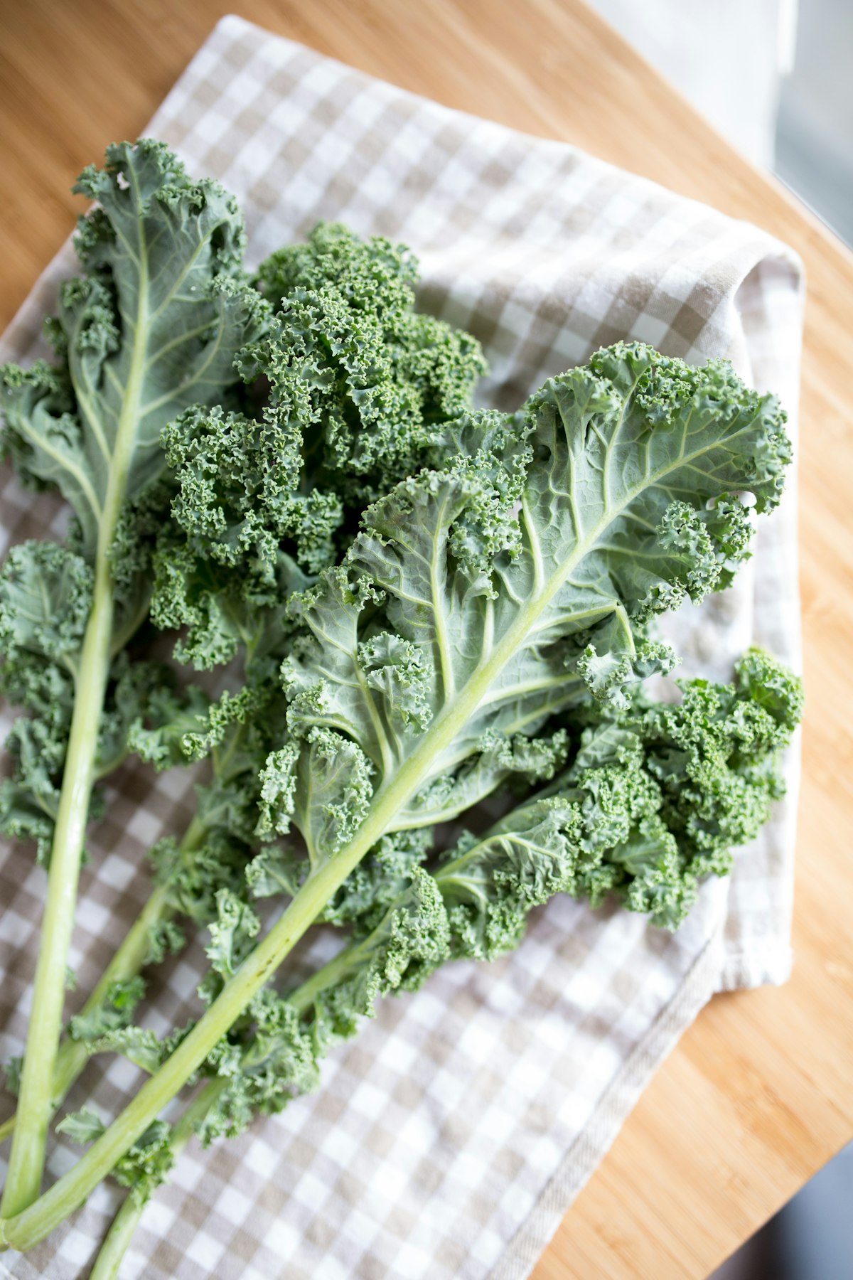 Green smoothie — kale chlorophyll health benefits